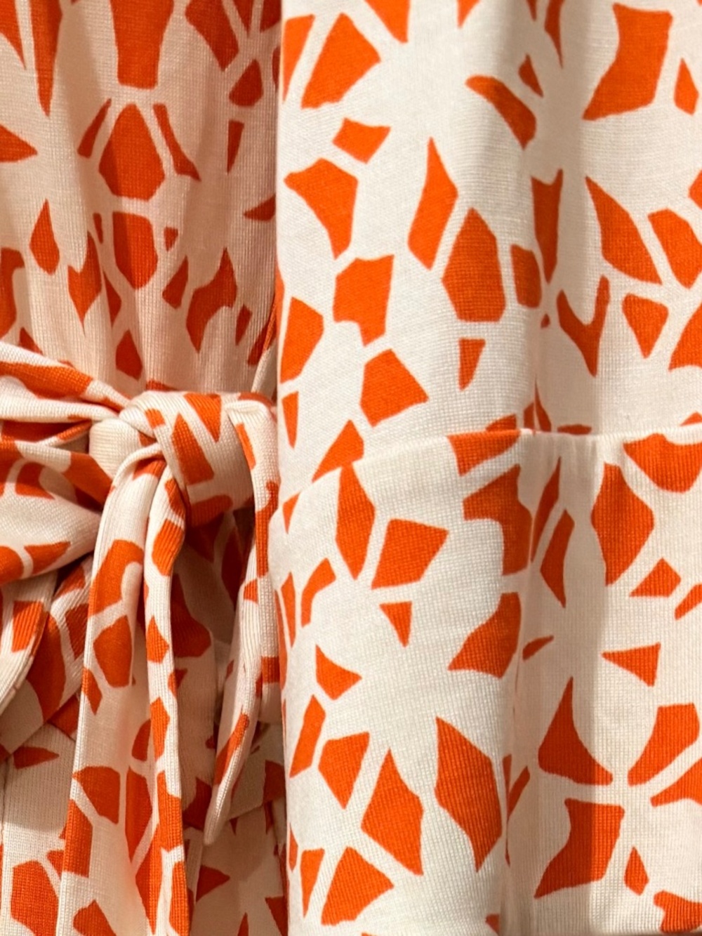 VTG Diane von Furstenberg 100% Silk Jersey Geometric Wrap Dress – Iconic Y2K - Picture 9 of 12